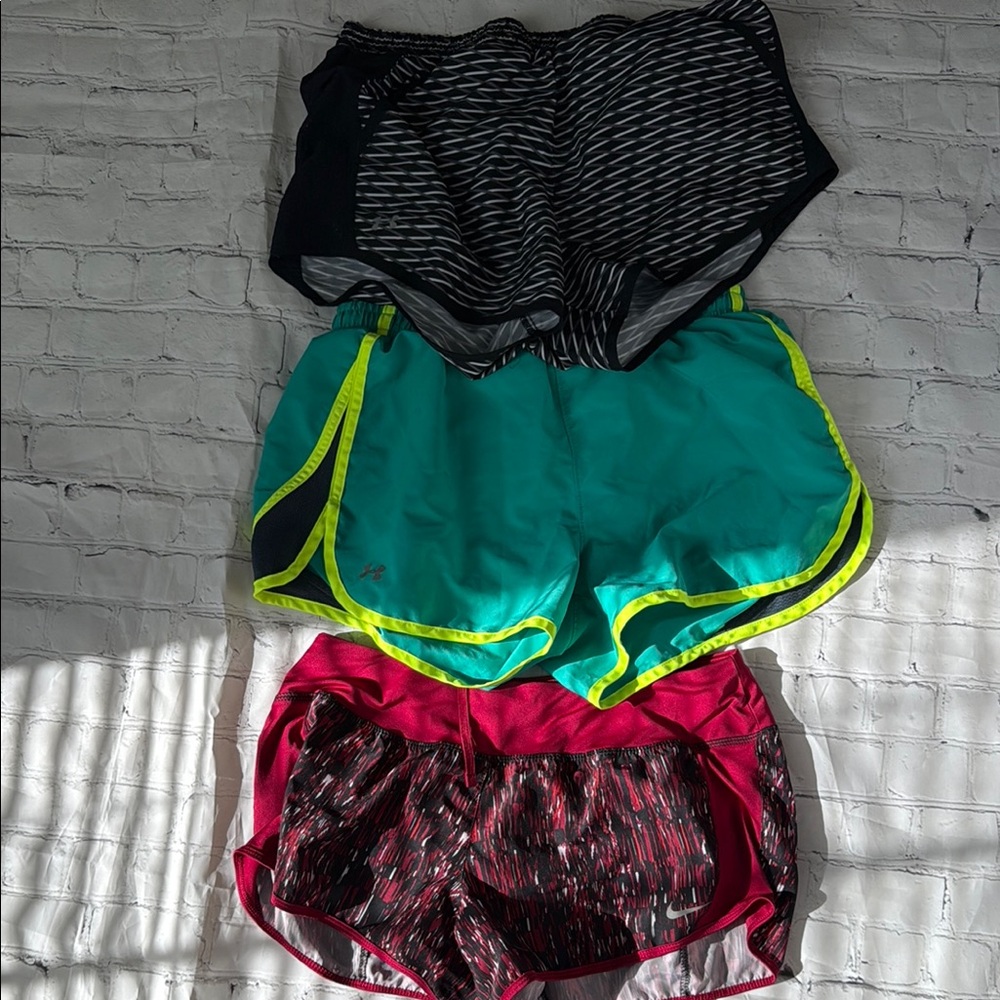 Black, maroon and Green Athletic Shorts
Nike - under armour set of 3 medium